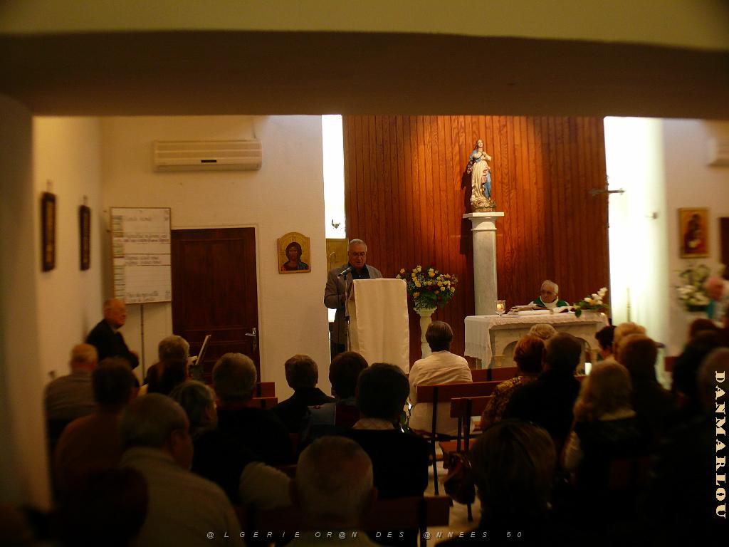 REPORTAGES NIMES 3 OCTOBRE 2010 PATRONAGE DE MARAVAL  (10).JPG